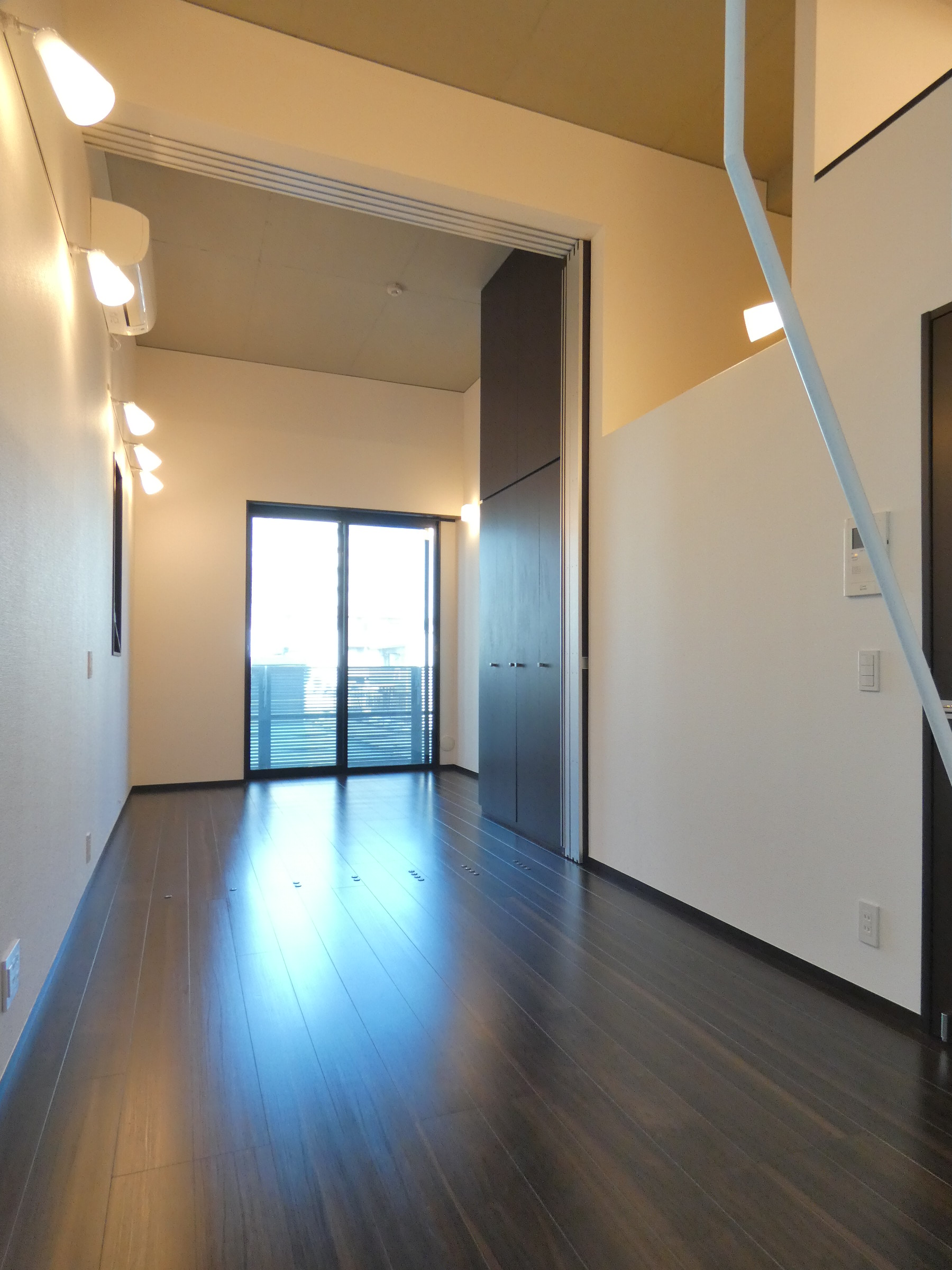 居室・リビング　内観