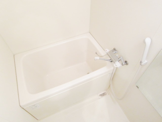 バス・シャワールーム　別号室の参考写真です。