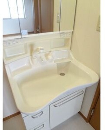 洗面設備　身支度に欠かせない独立洗面台♪