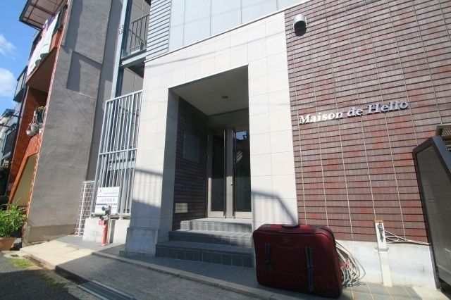 エントランス　メゾンドハロー　当店なら仲介手数料無料でご紹介。