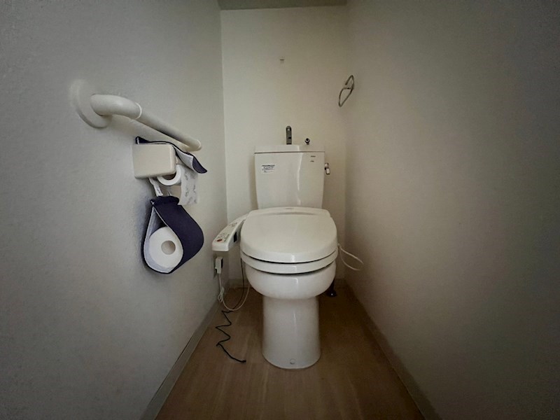 トイレ　落ち着いたトイレです