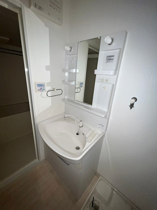 洗面設備　使いやすい洗面所です