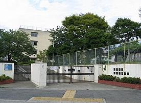 中学校　豊中市立第十五中学校（中学校）まで583m