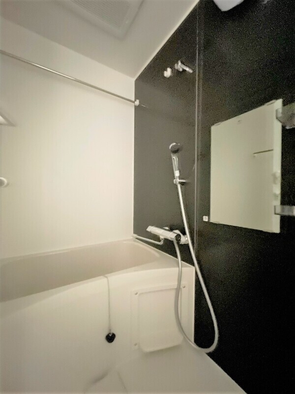 バス・シャワールーム　雨の日でも安心の浴室乾燥機付きです♪