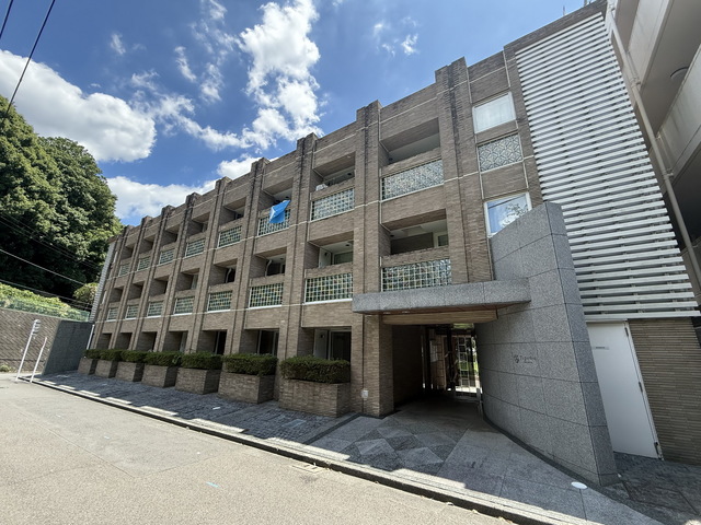 建物外観　～落ち着いた住宅地に立地します～