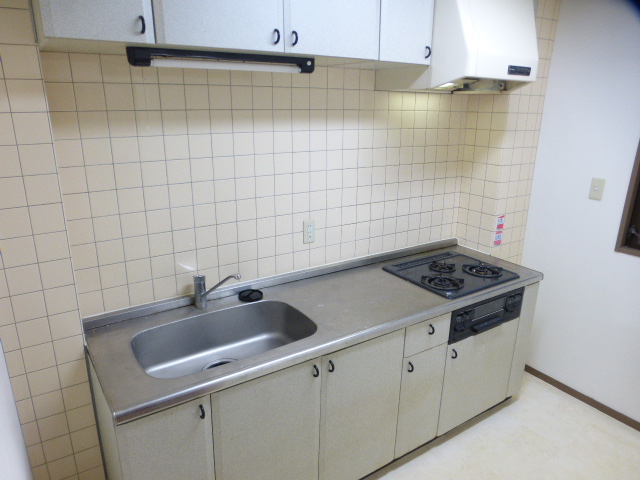 キッチン　独立型キッチン　3口システムコンロ付