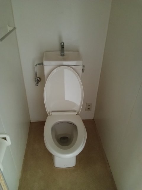 トイレ　別号室の写真です