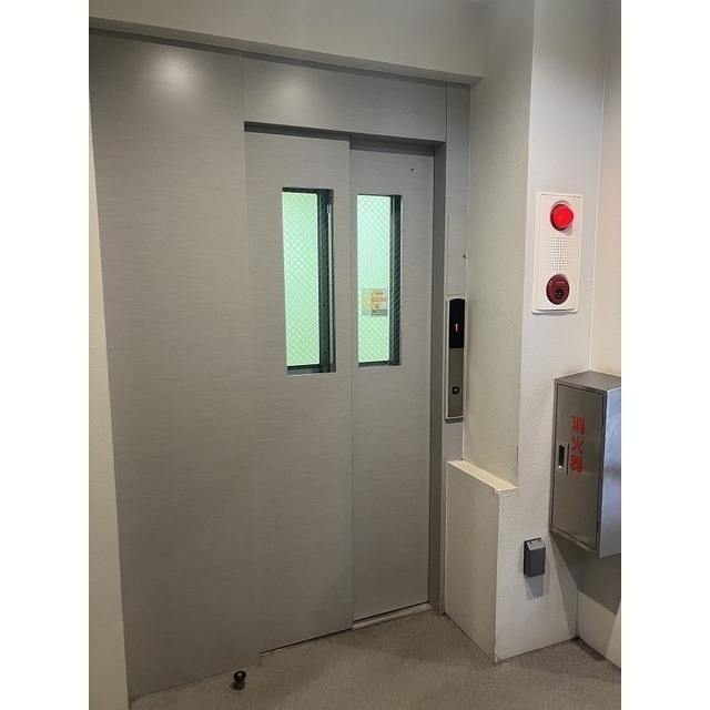 ロビー　エレベーター