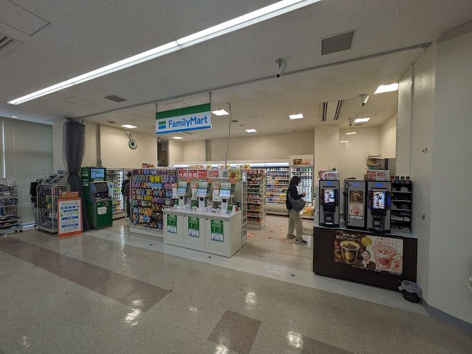 コンビニ　ファミリーマート 東海大学品川キャンパス/S店（コンビニ）まで212m