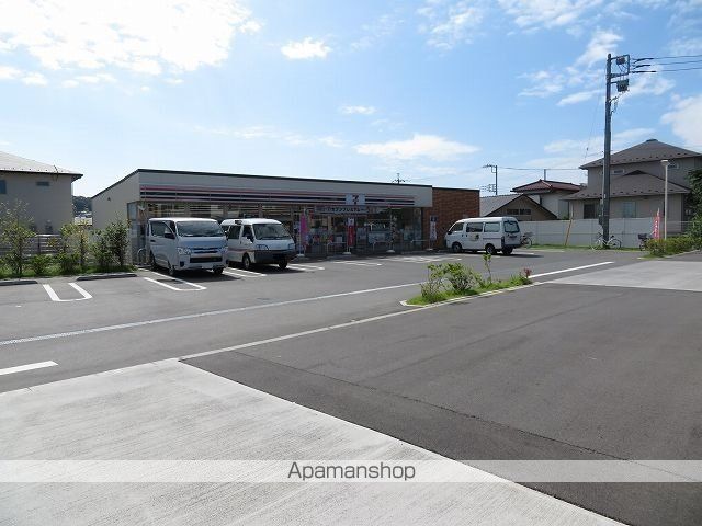 コンビニ　セブンイレブン（コンビニ）まで850m