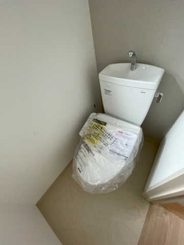 トイレ　写真は別号室のものです。