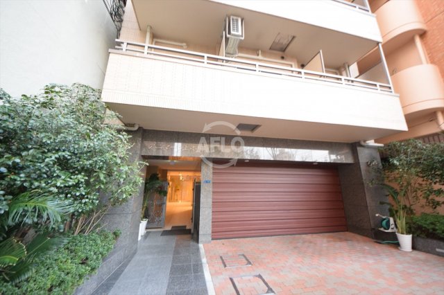 エントランス　アニマーレ上本町　エントランス