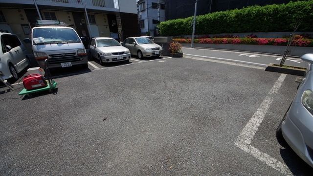 駐車場　駐車場