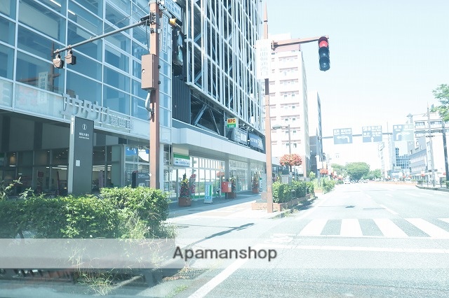 コンビニ　ファミリーマート（コンビニ）まで597m