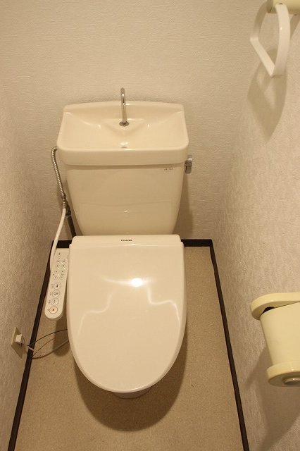 トイレ　別号室の写真です