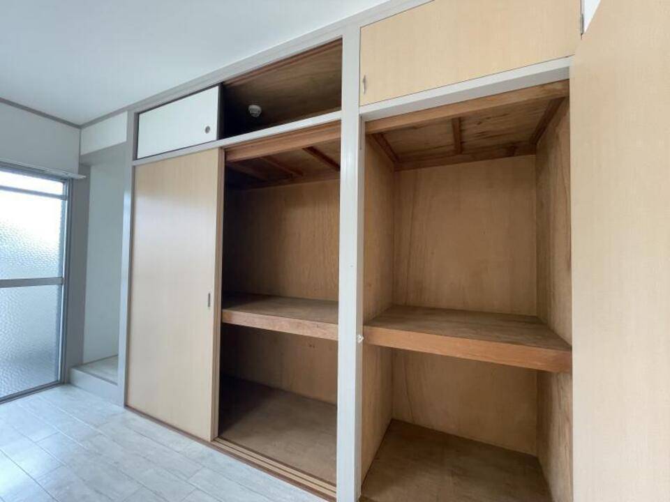 収納　押入れ