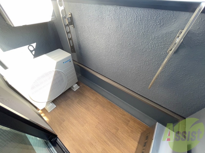 バルコニー　バルコニーが付いているので晴れた日は洗濯物が沢山干せますね。