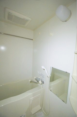 バス・シャワールーム　「バス・トイレ別です」