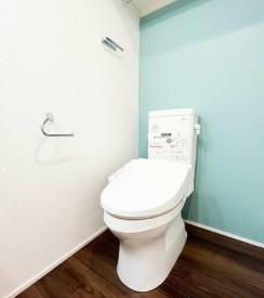 トイレ　別部屋参考写真となります