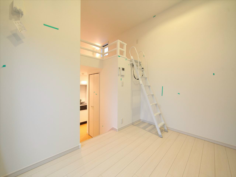 居室・リビング　洋室5.4帖　ロフト4.8帖（収納でも部屋でも使えます）
