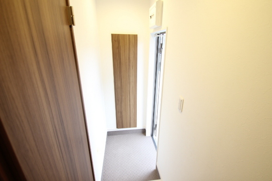 玄関　※別部屋の写真です