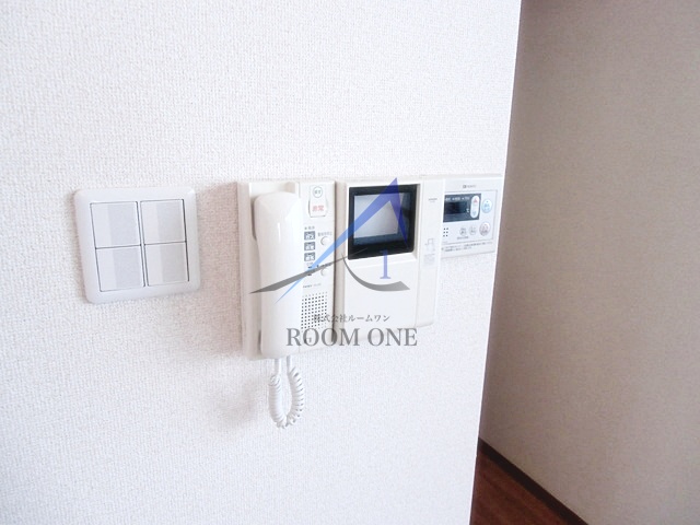 セキュリティ　モニター付きインターホンです。