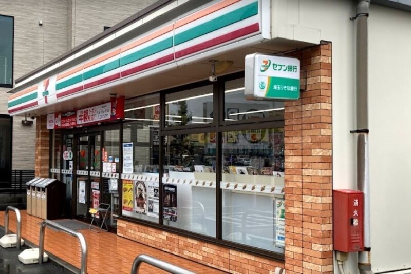 コンビニ　セブンイレブン東越谷6丁目店（コンビニ）まで605m