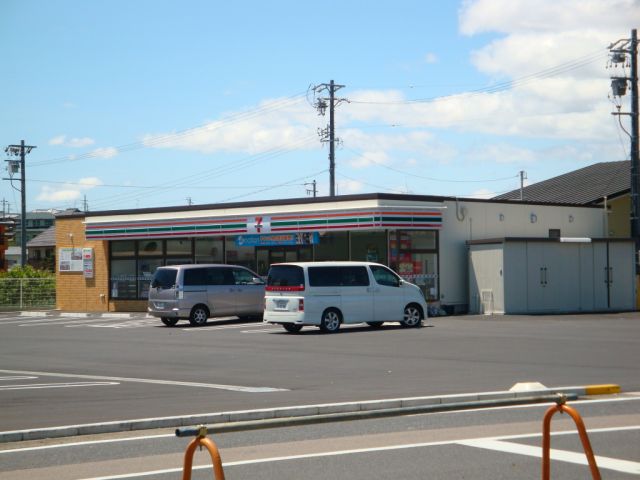 コンビニ　セブンイレブン（コンビニ）まで210m