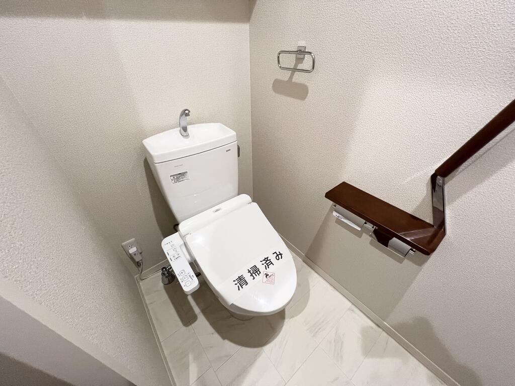 トイレ　写真は別部屋のものです