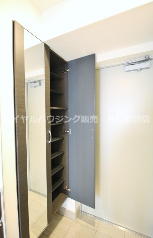 玄関　☆姿見付のシューズボックスあります☆※別部屋参考写真