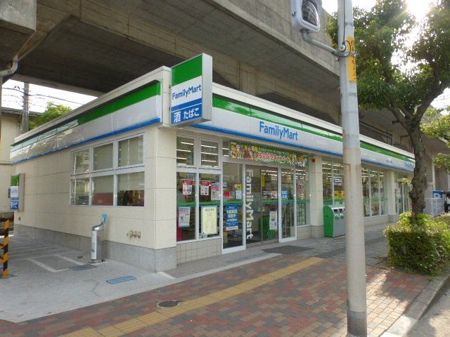 コンビニ　ファミリーマート八尾桜ヶ丘一丁目店（コンビニ）まで110m