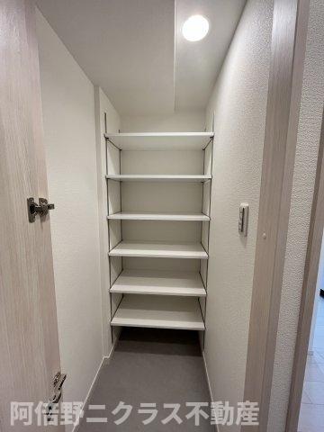 玄関　内装は別部屋の参考写真です。