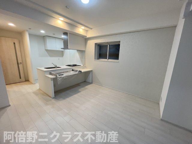 居室・リビング　内装は別部屋の参考写真です。