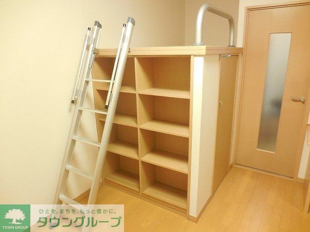 その他　高さ150cmのハイベッド