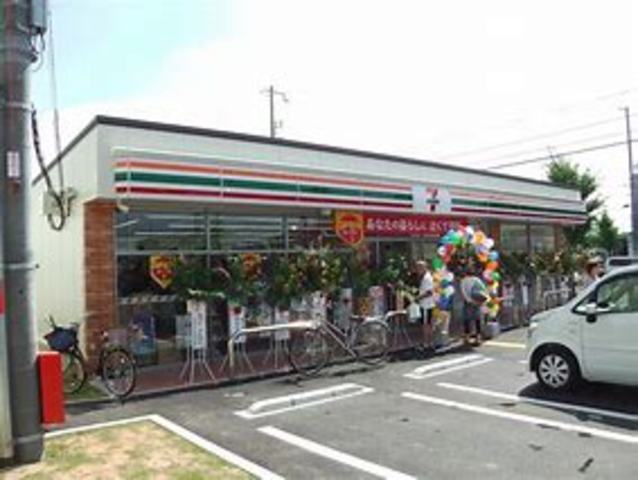 コンビニ　セブンイレブン　姫路津田構店（コンビニ）まで818m