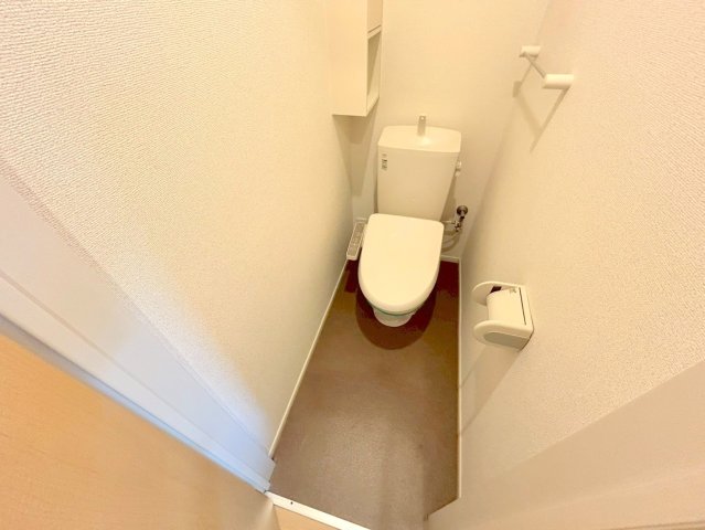 トイレ　綺麗なトイレにはウォシュレット標準装備です。