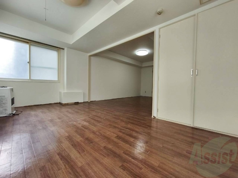 その他部屋・スペース　こちらのお部屋は光が差し込む、温かみのあるお部屋です。