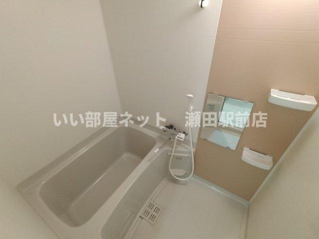 バス・シャワールーム　※同建物の別のお部屋の写真です。