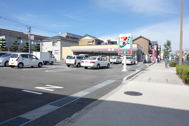 コンビニ　セブンイレブン新潟高校前店（コンビニ）まで294m