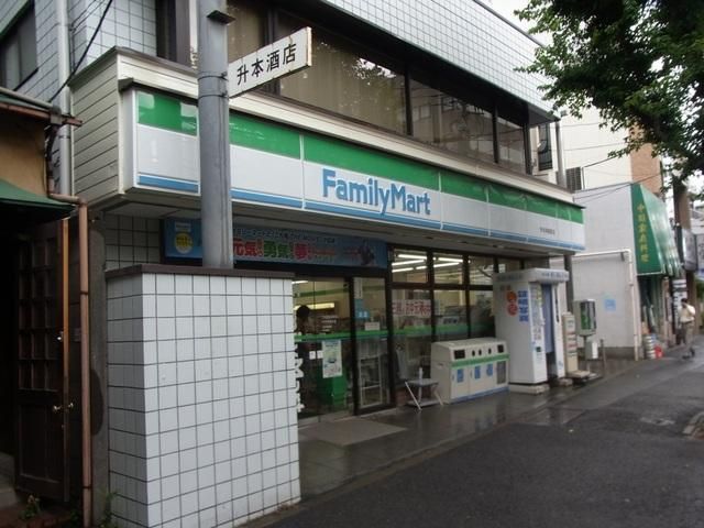 コンビニ　ファミリーマート（コンビニ）まで73m