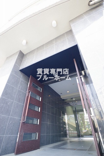 建物外観　鉄筋コンクリート造10階建ての物件！