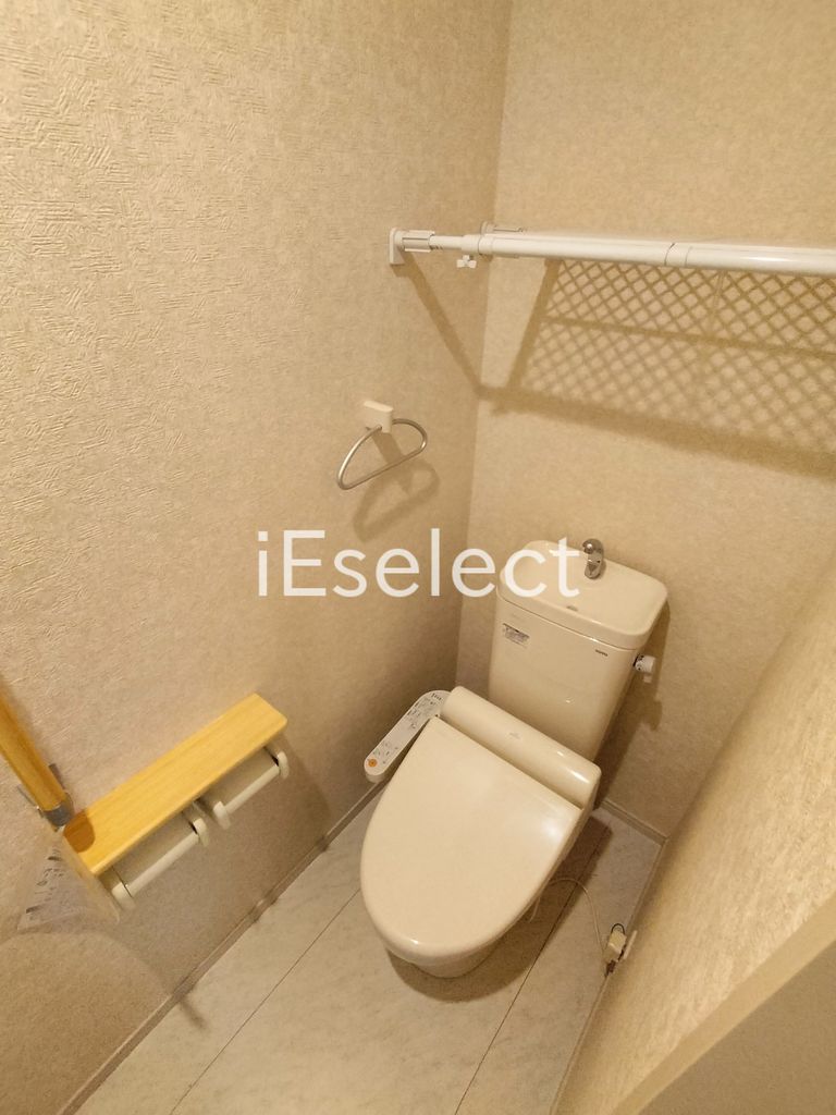 トイレ　温水洗浄便座付き