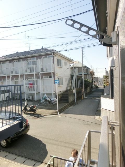 バルコニー　洗濯物はこちらへ
