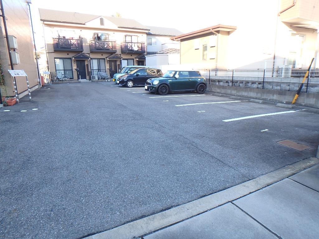 駐車場　駐車場