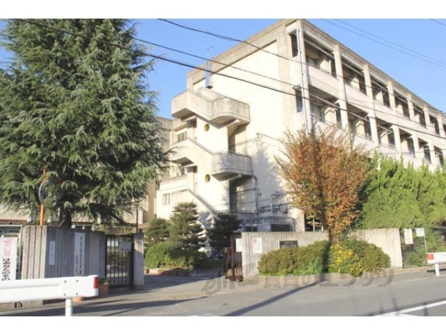 中学校　長岡第三中学校（中学校）まで2300m