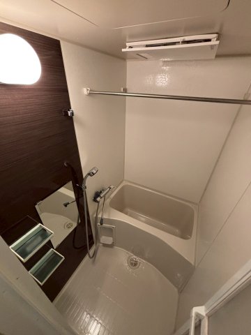 バス・シャワールーム　同物件別部屋写真