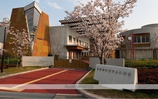 小学校　平良小学校（小学校）まで450m
