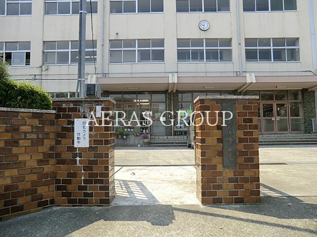 中学校　足立区立花保中学校（中学校）まで948m