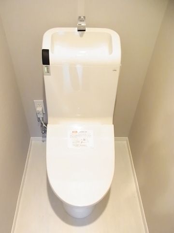 トイレ　洗浄付きトイレ