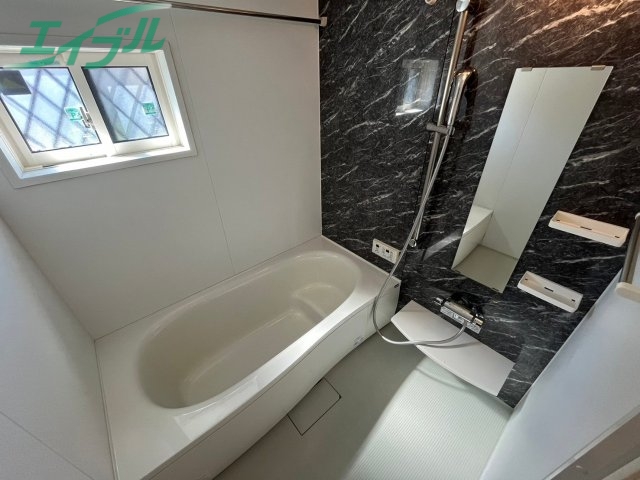バス・シャワールーム　同物件別部屋の写真